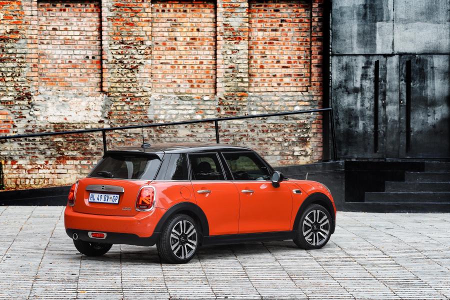  Mini Cooper 5-Door (F56) 2018 года  (ZA) (фото 14 из 32)